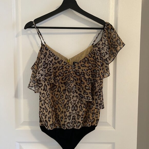 Marciano Los Angeles Leopard Print Ruffle Bodysuit — Feminine, Edgy & Versatile - Picture 4 of 8